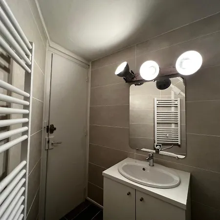 Hélios, appartement rénové, proche hyper centre. Le Coteau