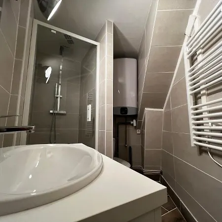 Hélios, appartement rénové, proche hyper centre. * Le Coteau